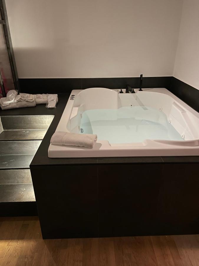 Royalroom2.0-Relaxing Spa & Luxury Apartments Lido di Ostia Zewnętrze zdjęcie